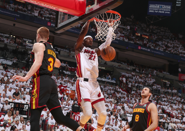  巴特勒关键球热火险胜尼克斯  